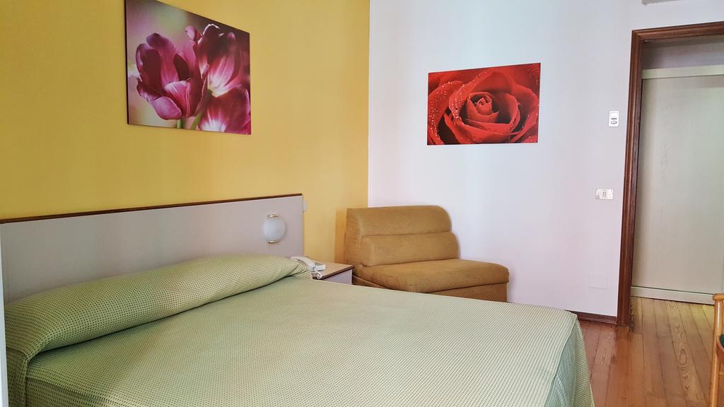 Hotel Italie Et Suisse Stresa Pokój zdjęcie